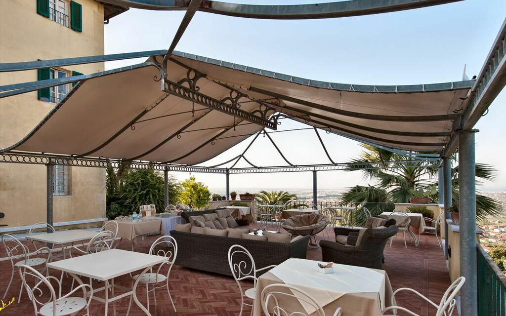 Villa Camaiore: Balcone / Terrazza / Patio