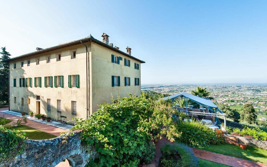 Villa Camaiore: Esterni, Giardino