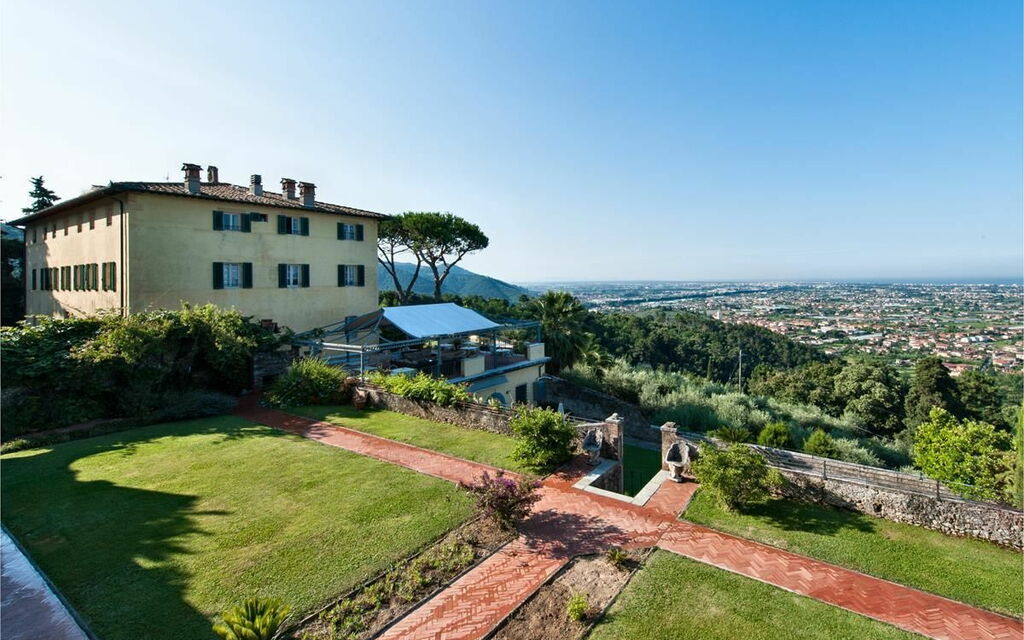 Villa Camaiore: Esterni, Giardino