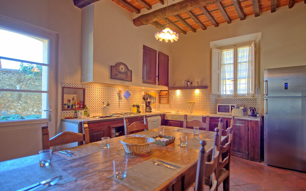 Villa Camaiore: Cucina, Sala da pranzo