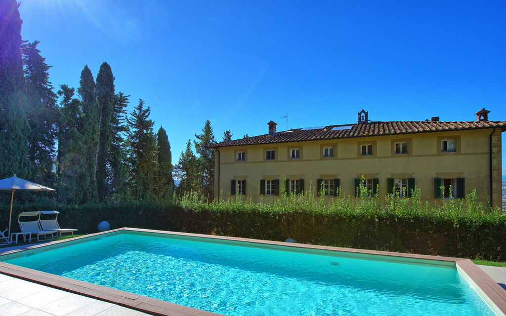 Villa Camaiore: all'aperto, Giardino, Piscina