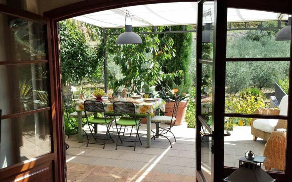 Villa Nova: all'aperto, Esterni