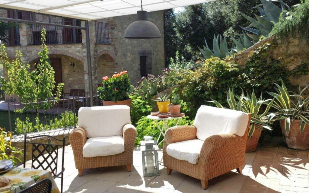 Villa Nova: all'aperto, Esterni