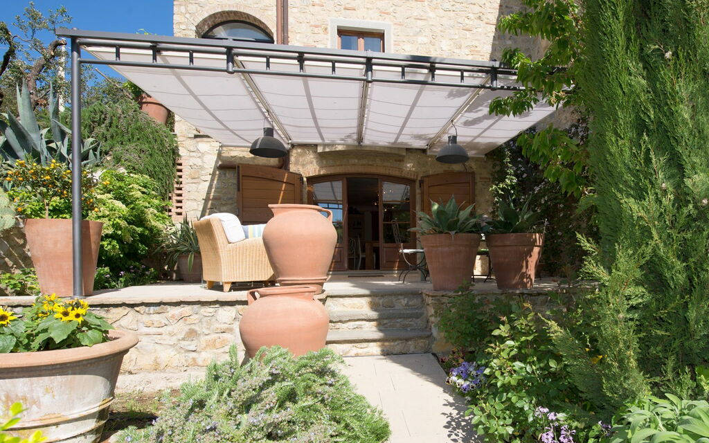 Villa Nova: all'aperto, Esterni