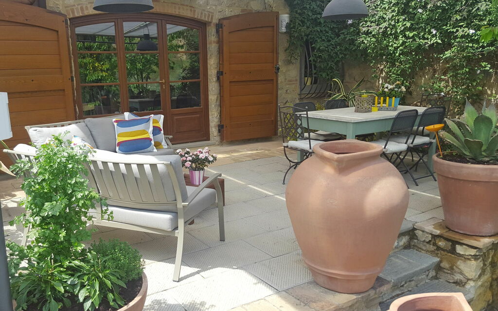 Villa Nova: all'aperto, Esterni