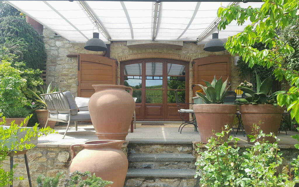 Villa Nova: all'aperto, Esterni