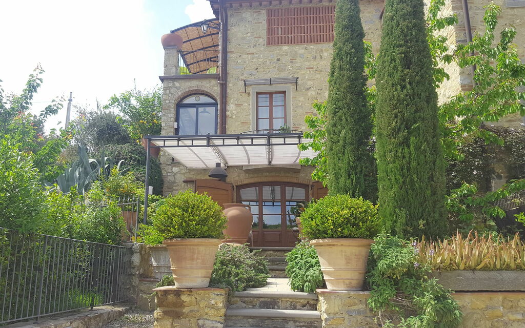 Villa Nova: all'aperto, Esterni