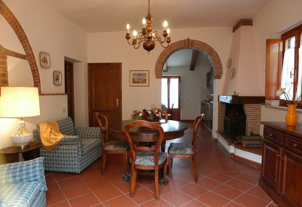 La Valle: Living Room