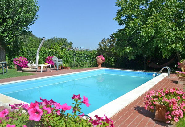 Casa Laura: бассейн