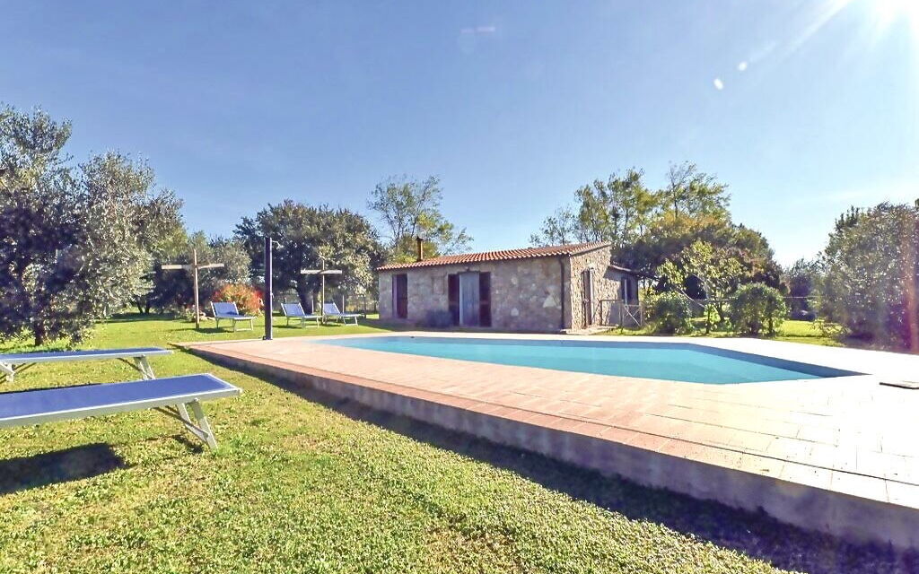 Funghi 1: Building Exterior, Garden, Outdoor, Pool