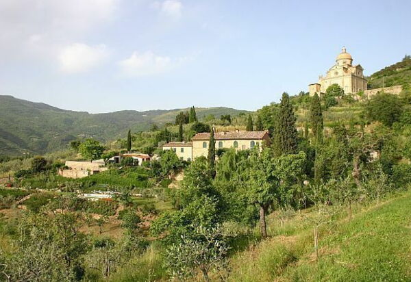 Casale Girifalco: Взгляды