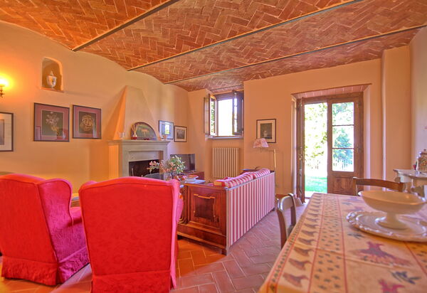 Casale Girifalco: Гостиная, Столовая