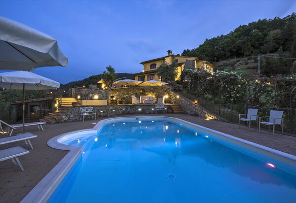 Villa Casalguidi: бассейн