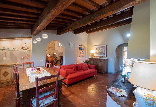 Villa Casalguidi: Гостиная, Столовая