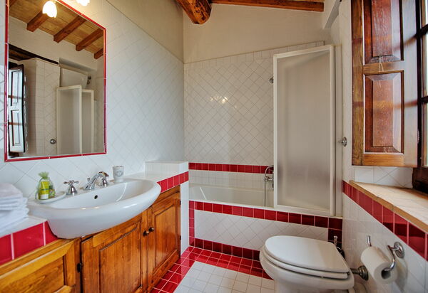 Villa Montalcino: Bathroom