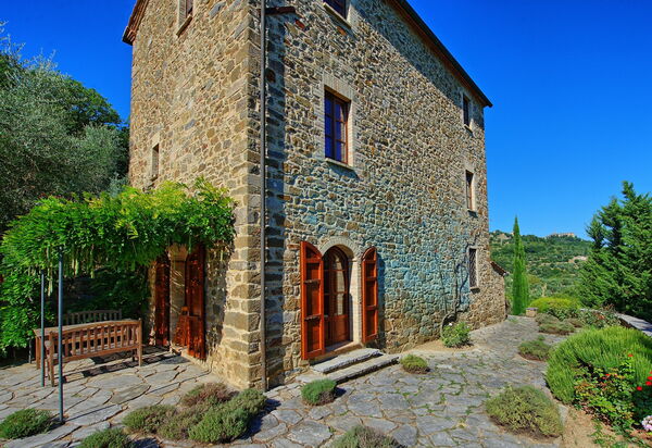 Villa Montalcino: Building Exterior