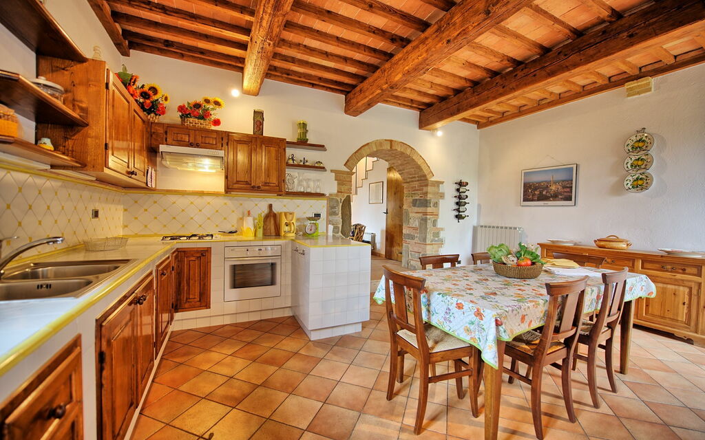 Villa Montalcino: Dining Room, Kitchen