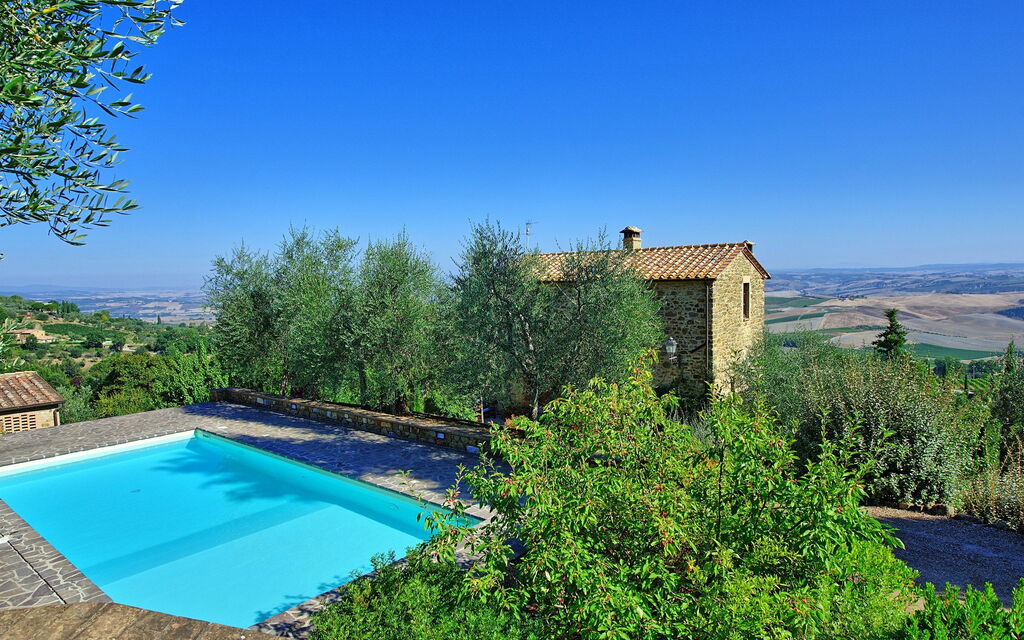 Villa Montalcino: Pool, Scenic View
