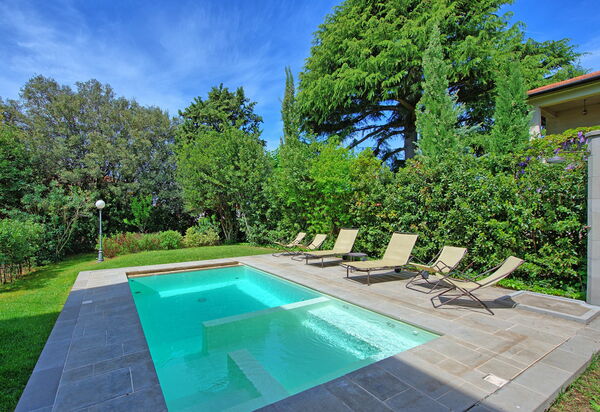 Villa Primula: Schwimmbad