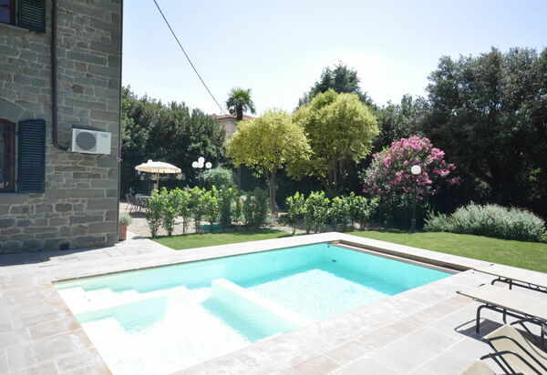 Villa Primula: Schwimmbad