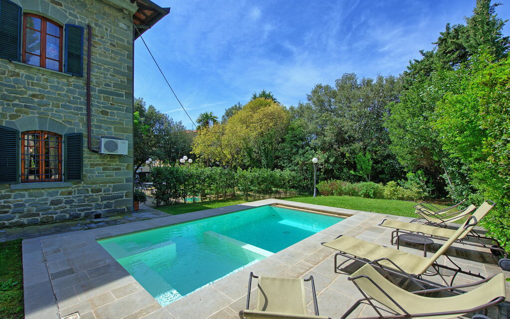 Villa Primula: Giardino, Piscina