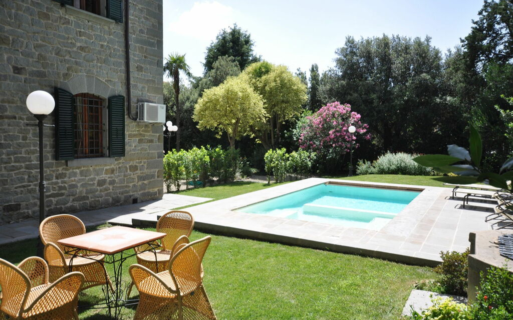 Villa Primula: Giardino, Piscina