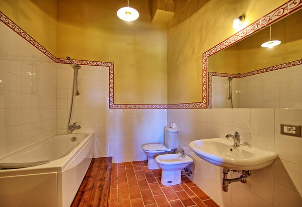 Villa Poggiolino: Bad