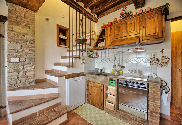 Villa Margherita Tre: Esszimmer, Küche