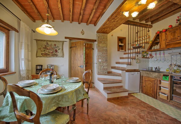Villa Margherita Tre: Esszimmer, Küche