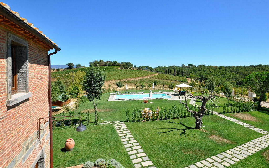 Podere Romina: Building Exterior, Garden