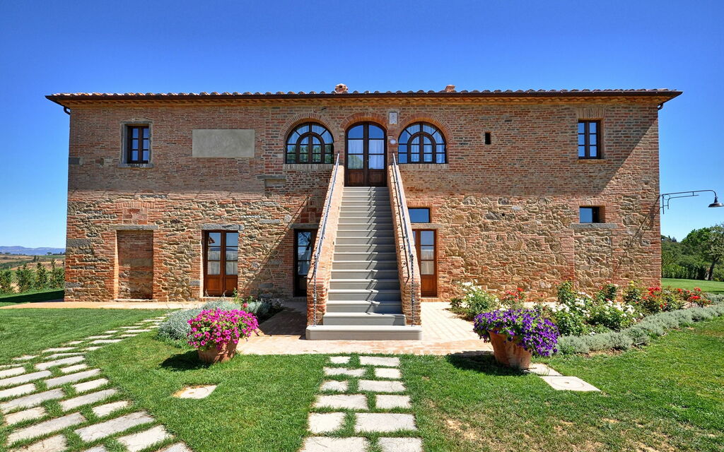 Podere Romina: Building Exterior, Garden