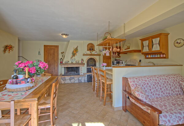 Casa Maria Luisa: Кухня, Столовая