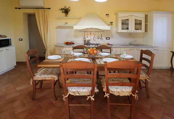 Casa Centoia: Cuisine, Salle à manger