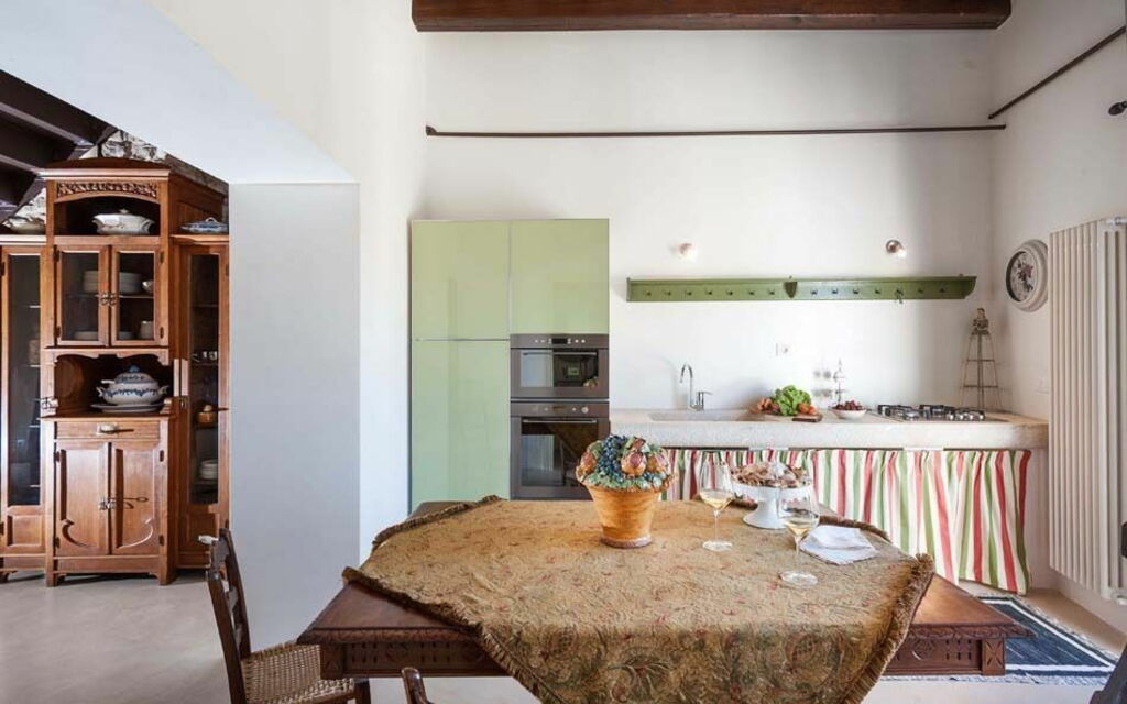 Baglio Maranzano - Marietta: Dining Room, Kitchen