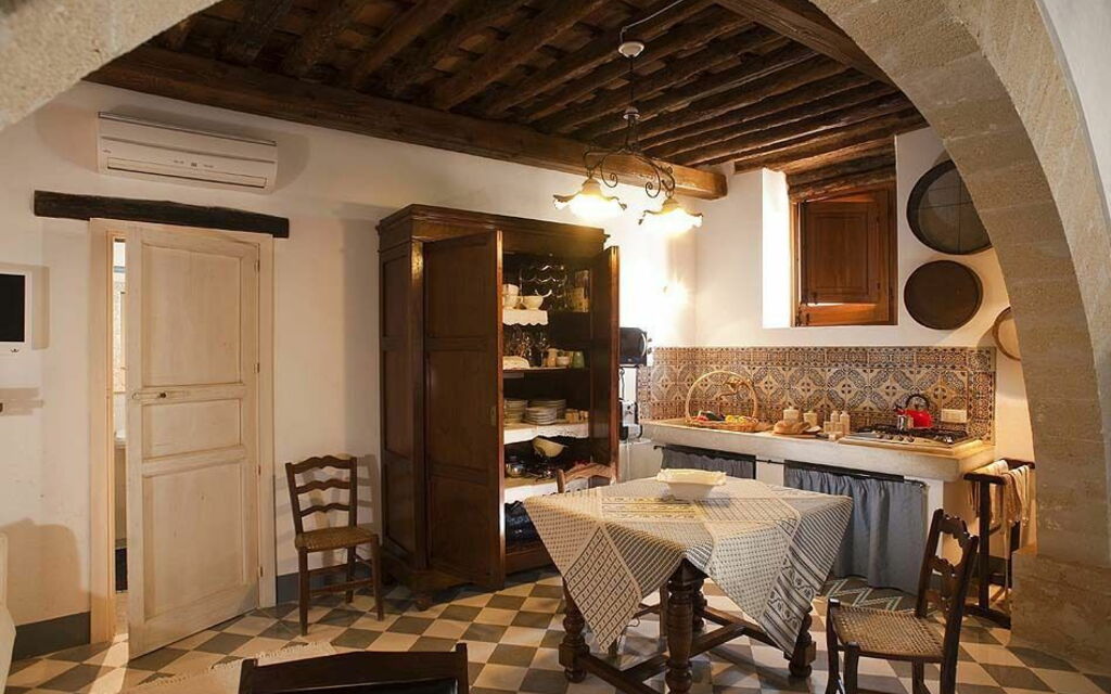 Baglio Maranzano - Titi: Dining Room, Kitchen, Living Room