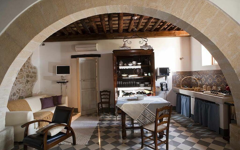 Baglio Maranzano - Titi: Dining Room, Kitchen, Living Room