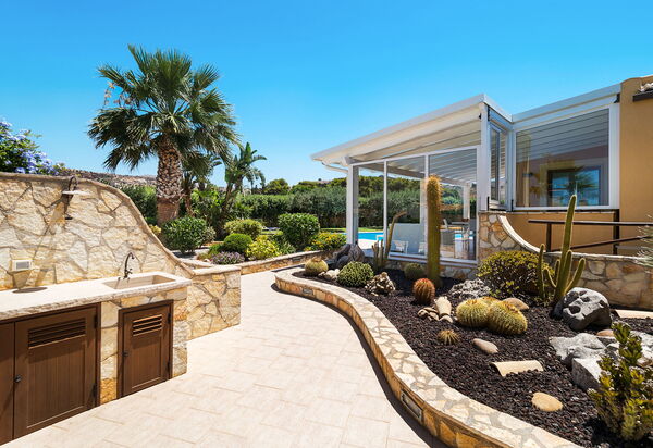 Afrodite: Garten, Sommer