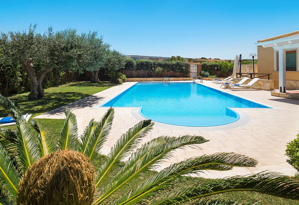 Afrodite: Draussen, Garten, Schwimmbad, Sommer