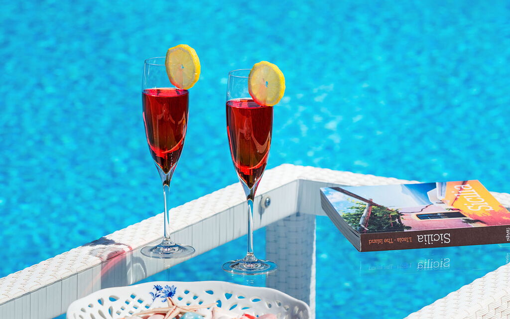 Afrodite: Outdoor, Pool