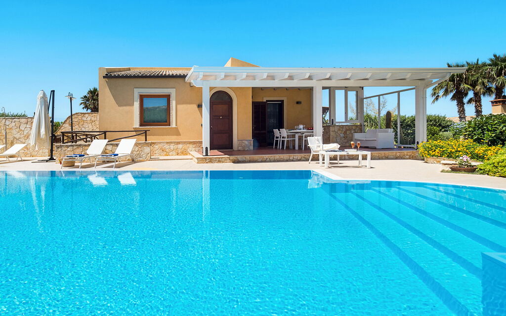 Afrodite: Building Exterior, Outdoor, Pool