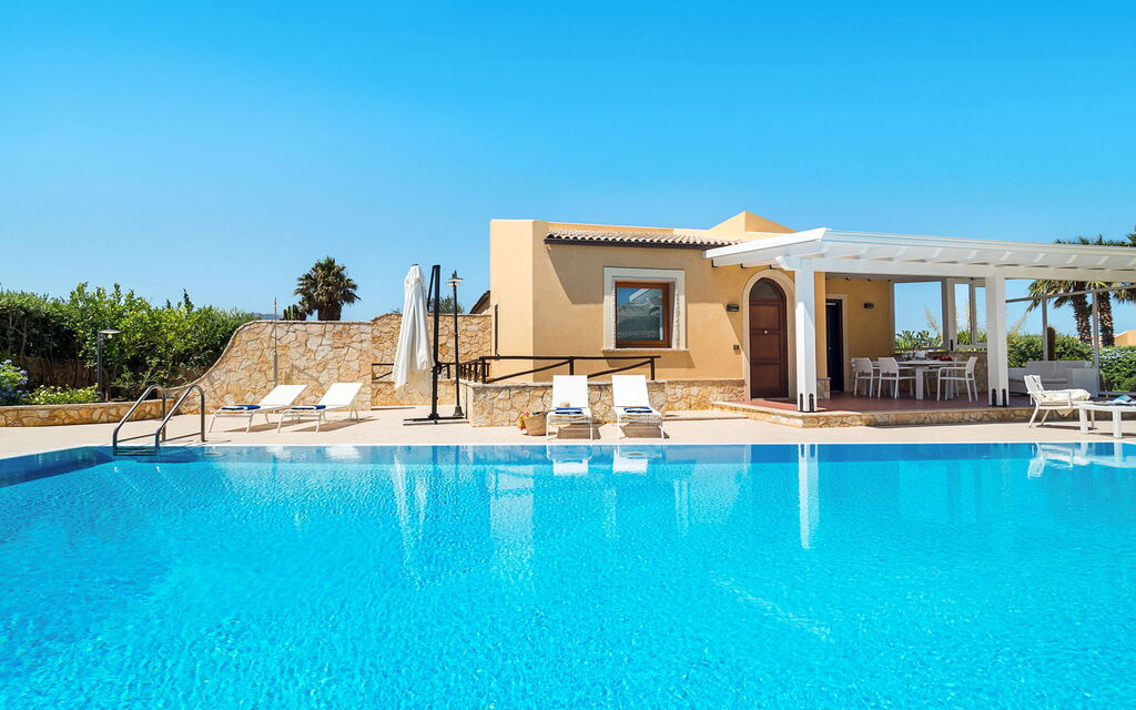 Afrodite: Building Exterior, Outdoor, Pool