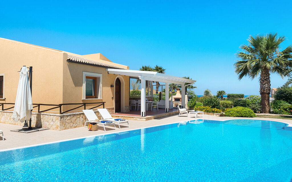 Afrodite: Outdoor, Pool