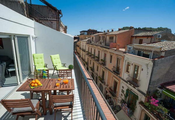 Taormina Suite: Draussen