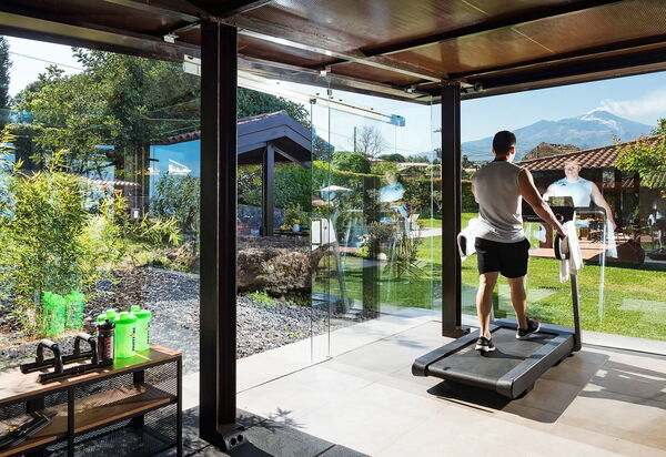 Viagrande: Aktivitäten