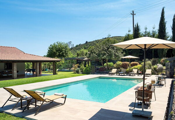 Viagrande: Schwimmbad