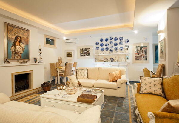 Villa Antares: Esszimmer, Wohnzimmer