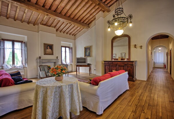 Villa Capolona: Wohnzimmer
