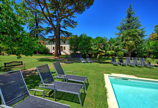 Villa Capolona: Draussen, Garten, Schwimmbad