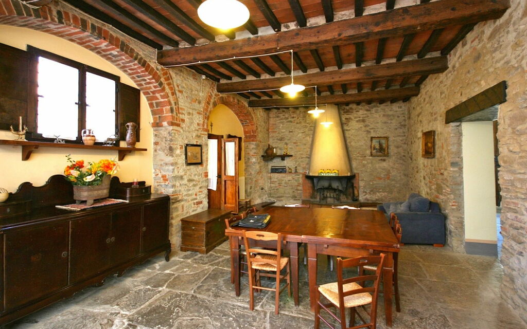 Villa Capolona: Dining Room, Living Room