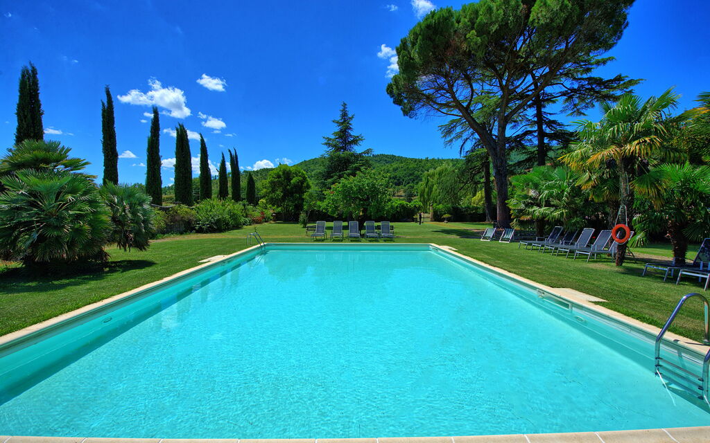 Villa Capolona: Outdoor, Pool